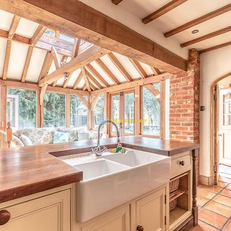 Chestnut Cottage - Stunning Countryside Views! Parking, 4 Bed, 3 Bathrooms White Waltham Экстерьер фото