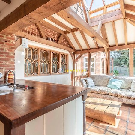 Chestnut Cottage - Stunning Countryside Views! Parking, 4 Bed, 3 Bathrooms White Waltham Экстерьер фото