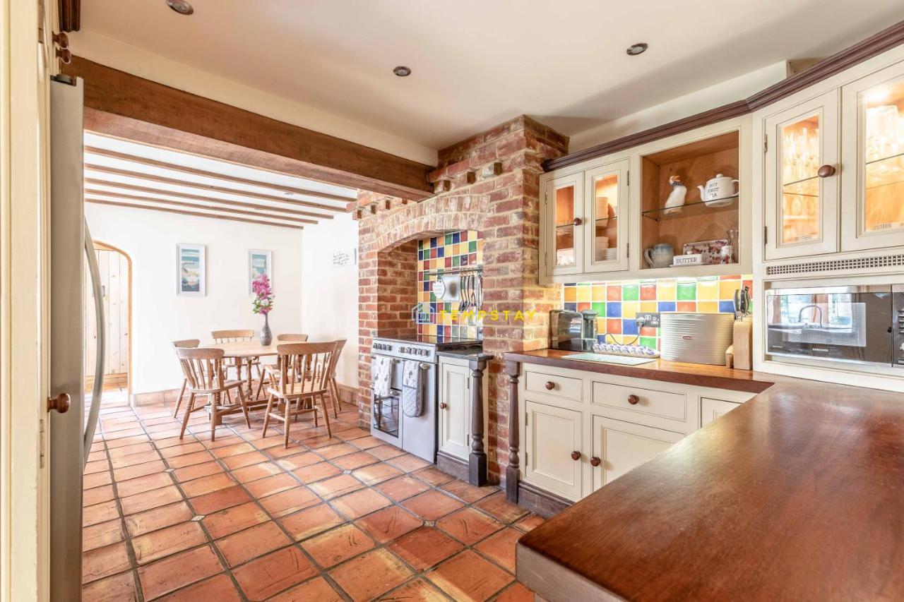 Chestnut Cottage - Stunning Countryside Views! Parking, 4 Bed, 3 Bathrooms White Waltham Экстерьер фото