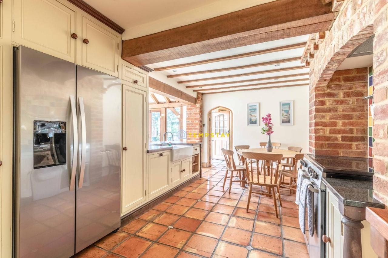 Chestnut Cottage - Stunning Countryside Views! Parking, 4 Bed, 3 Bathrooms White Waltham Экстерьер фото